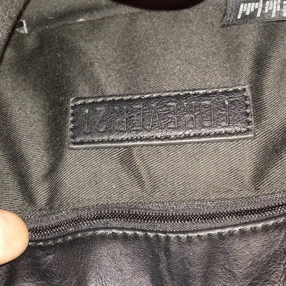 🪶 black faux leather spike forever21 pu - Picture 2 of 5